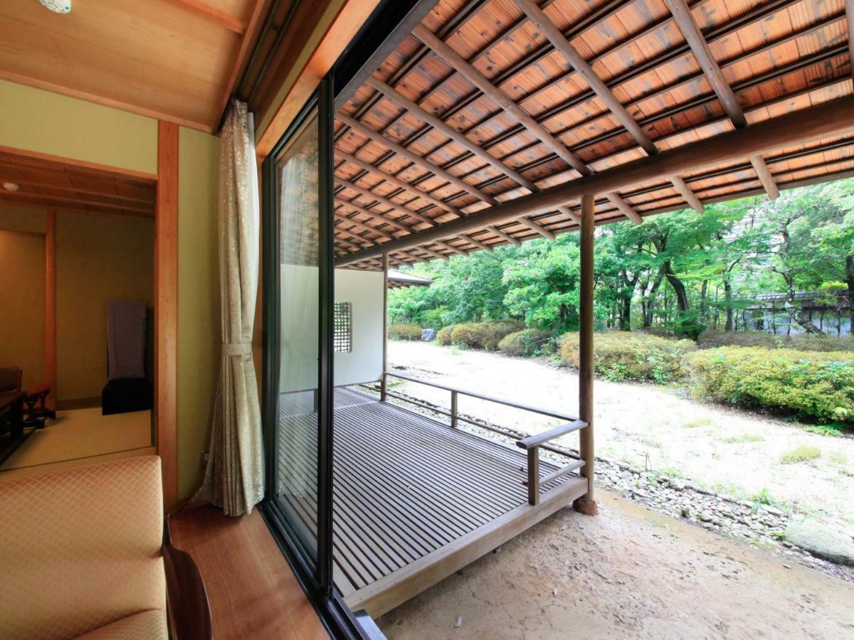 Yamashiro Onsen Miyabi No Yado Kaga Hyakumangoku Ξενοδοχείο Εξωτερικό φωτογραφία