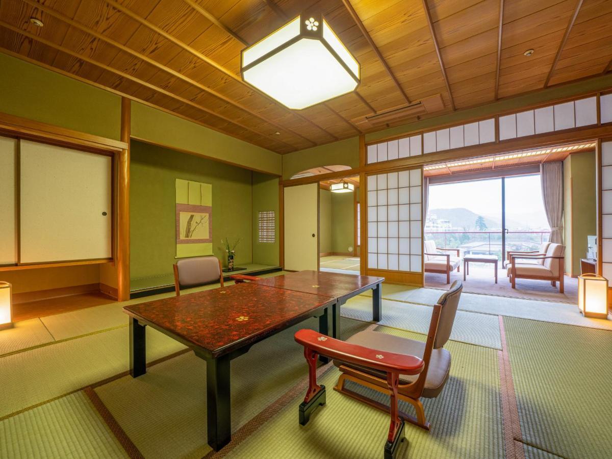 Yamashiro Onsen Miyabi No Yado Kaga Hyakumangoku Ξενοδοχείο Εξωτερικό φωτογραφία