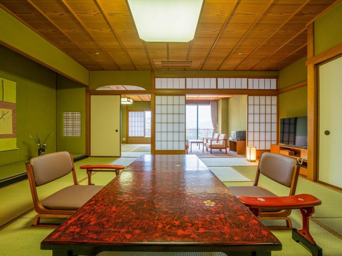 Yamashiro Onsen Miyabi No Yado Kaga Hyakumangoku Ξενοδοχείο Εξωτερικό φωτογραφία