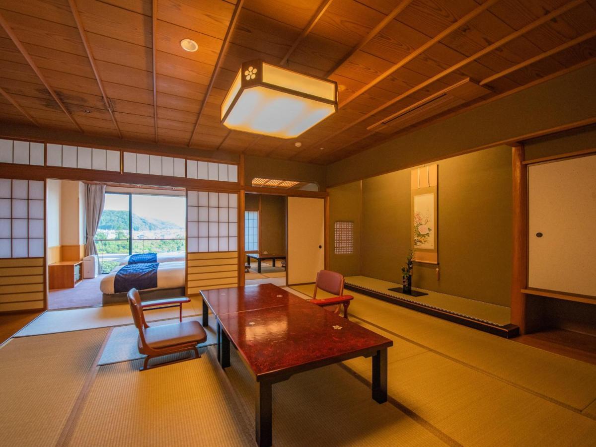 Yamashiro Onsen Miyabi No Yado Kaga Hyakumangoku Ξενοδοχείο Εξωτερικό φωτογραφία